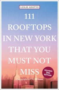 Blue and pink Ombre New York City skyline on cover of '111 Rooftops in New York That You Must Not Miss', by Emons Verlag.