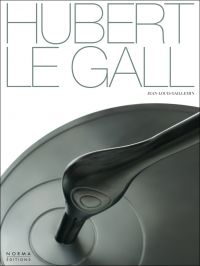 Grey object with handle, on white cover of 'Hubert Le Gall', by Editions Norma.