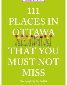 Book cover of 111 Places in Ottawa That You Must Not Miss, with a line of colourful tulips. Published by Emons Verlag.