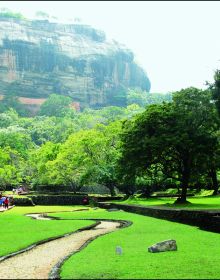 Book cover of Gardens of Sri Lanka: 2000 Years of Landscape Architecture Tradition. Published by Silvana.