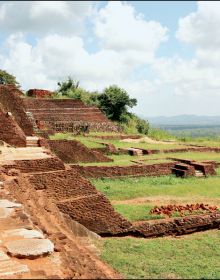 Book cover of Gardens of Sri Lanka: 2000 Years of Landscape Architecture Tradition. Published by Silvana.